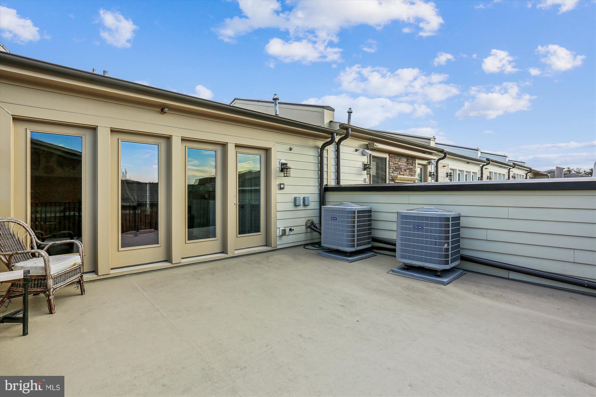 SYMPHONY PARK - Residential