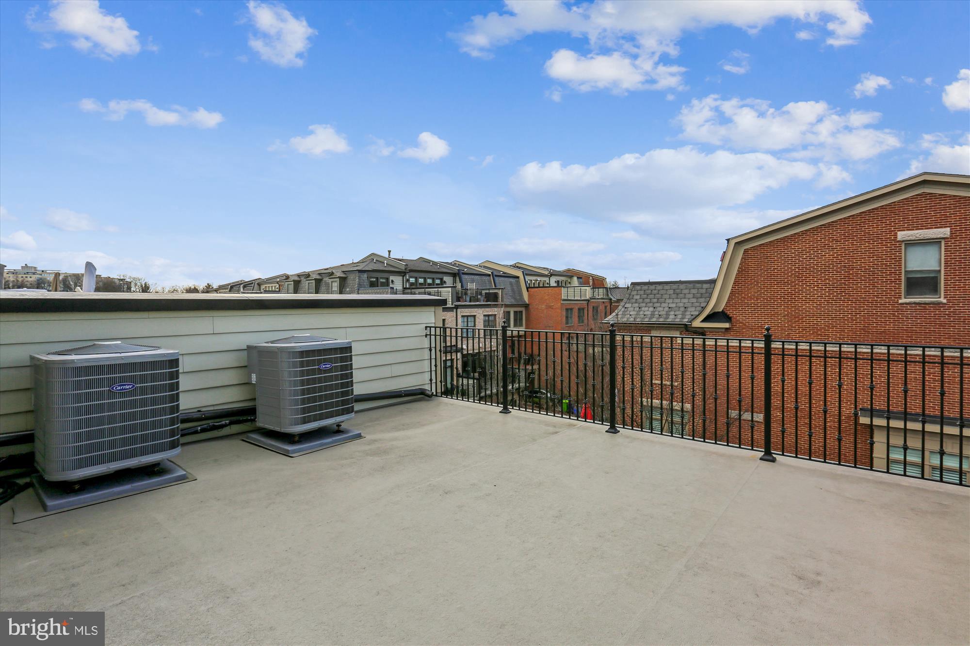 SYMPHONY PARK - Residential