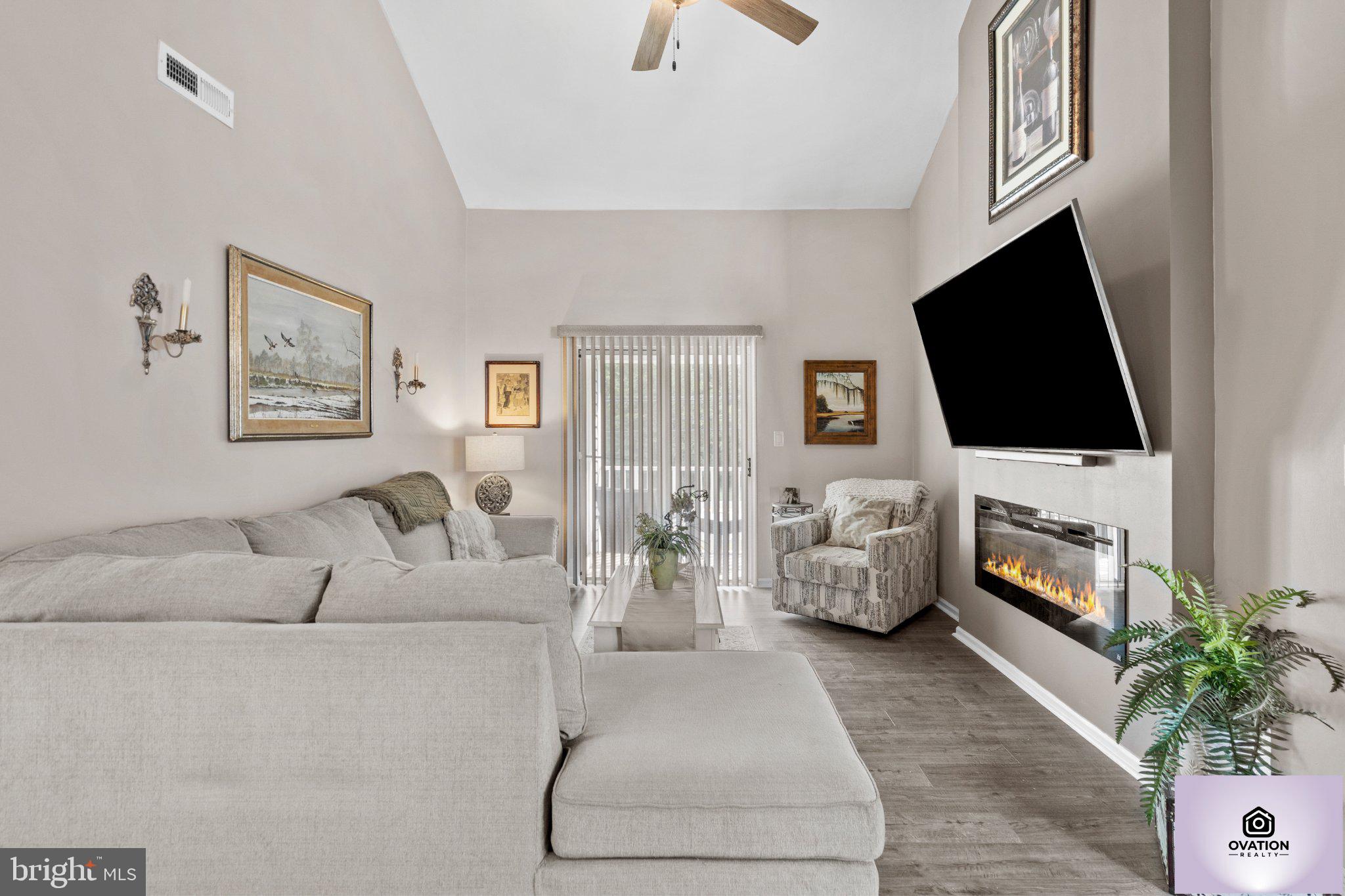468 STEEPLECHASE COURT