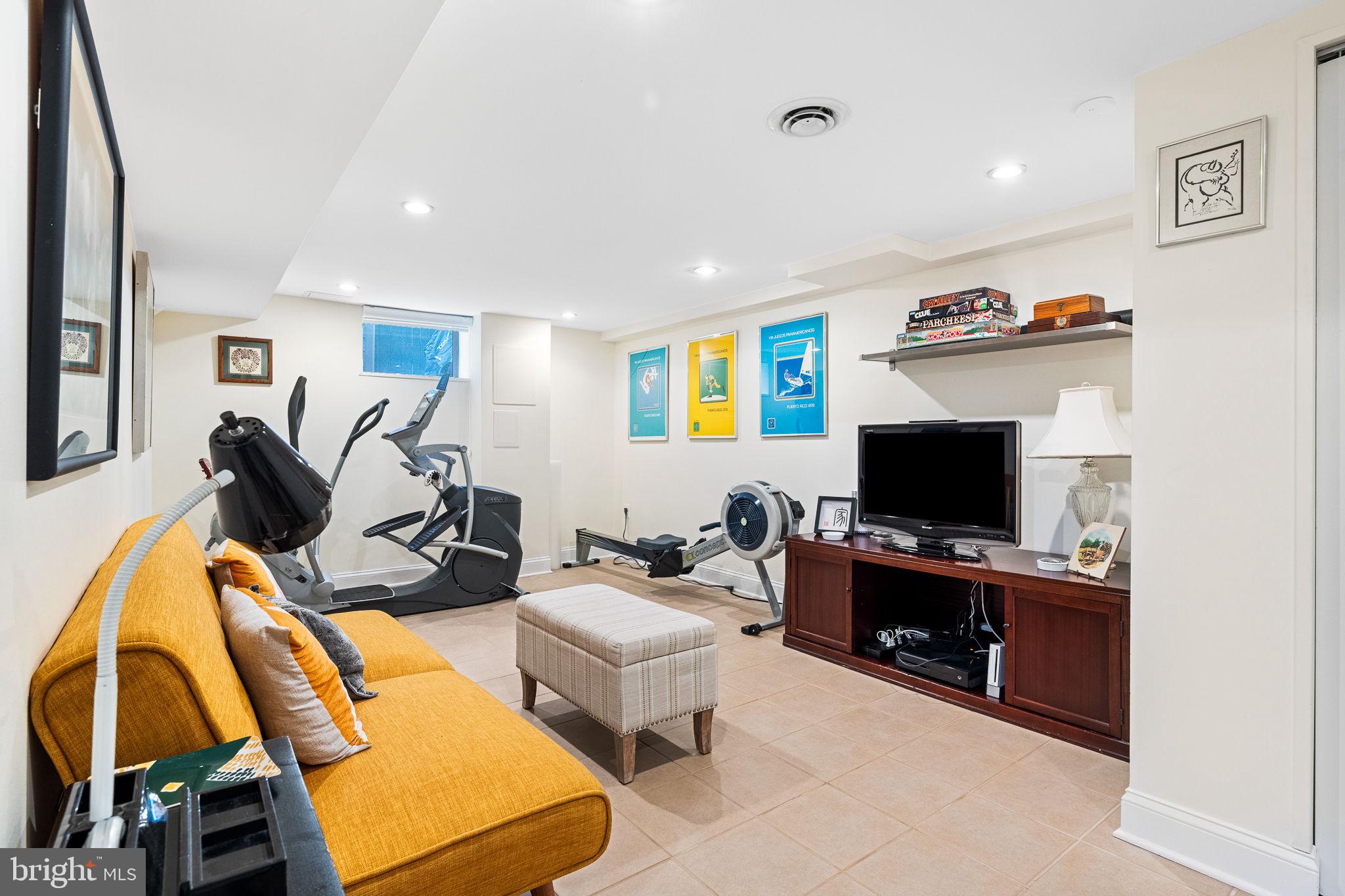 CHEVY CHASE VILLAGE - Residential