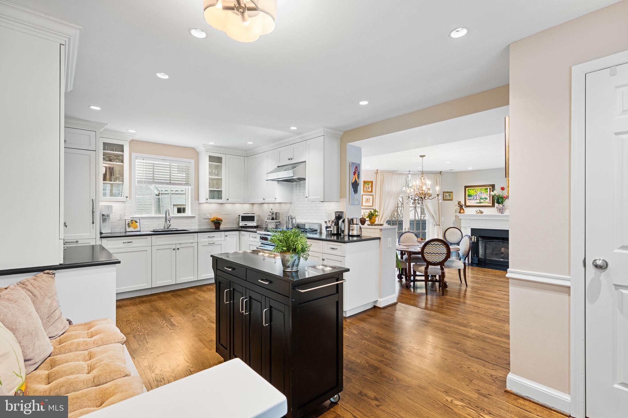 CHEVY CHASE VILLAGE - Residential