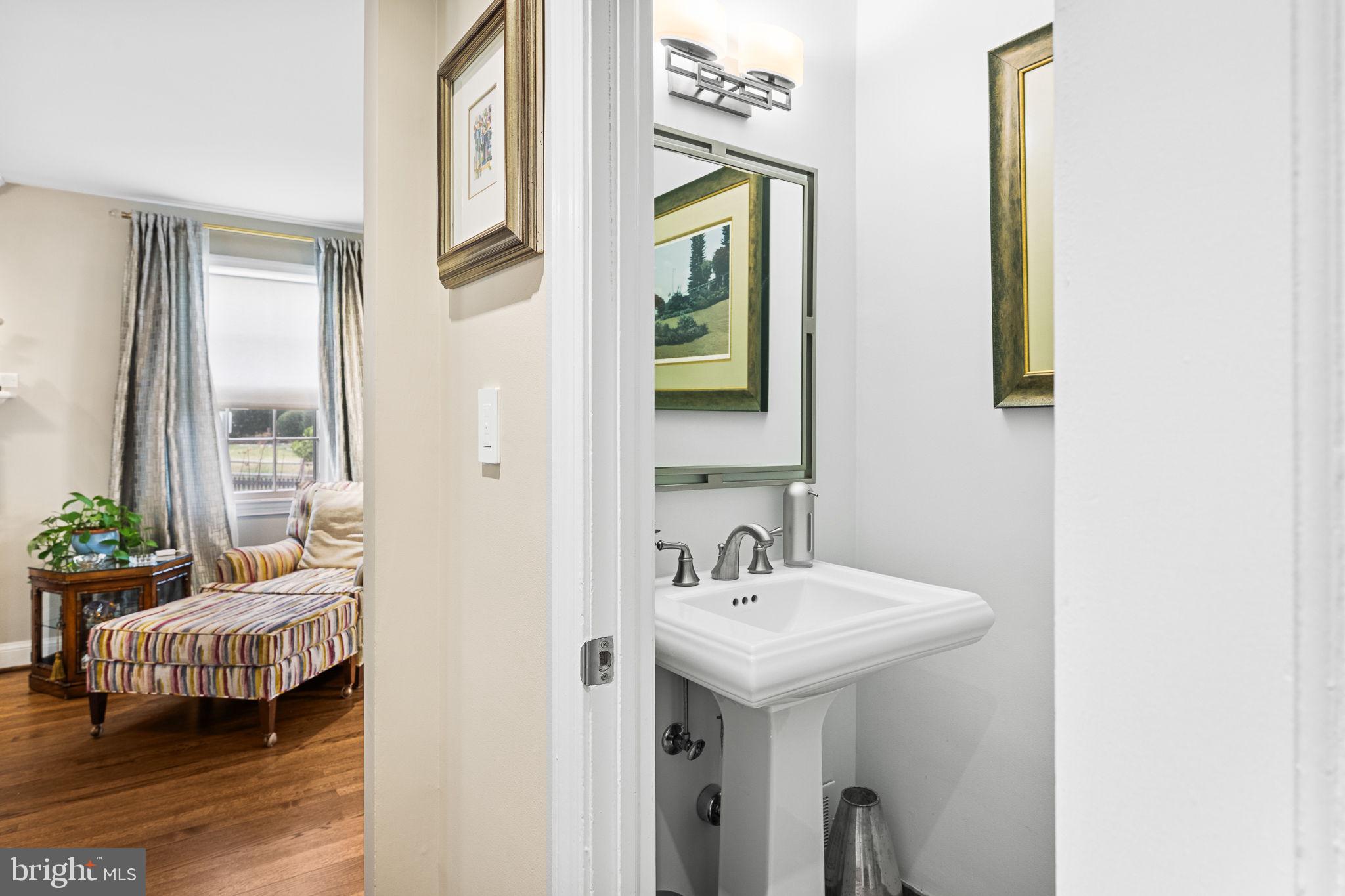 CHEVY CHASE VILLAGE - Residential