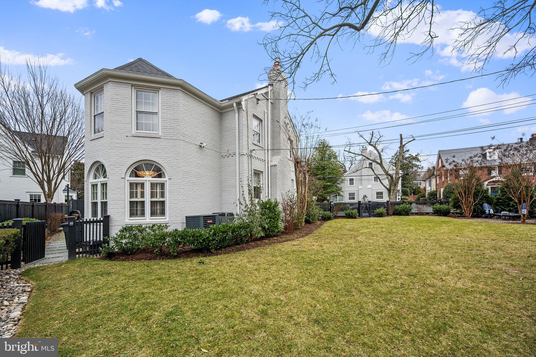 CHEVY CHASE VILLAGE - Residential