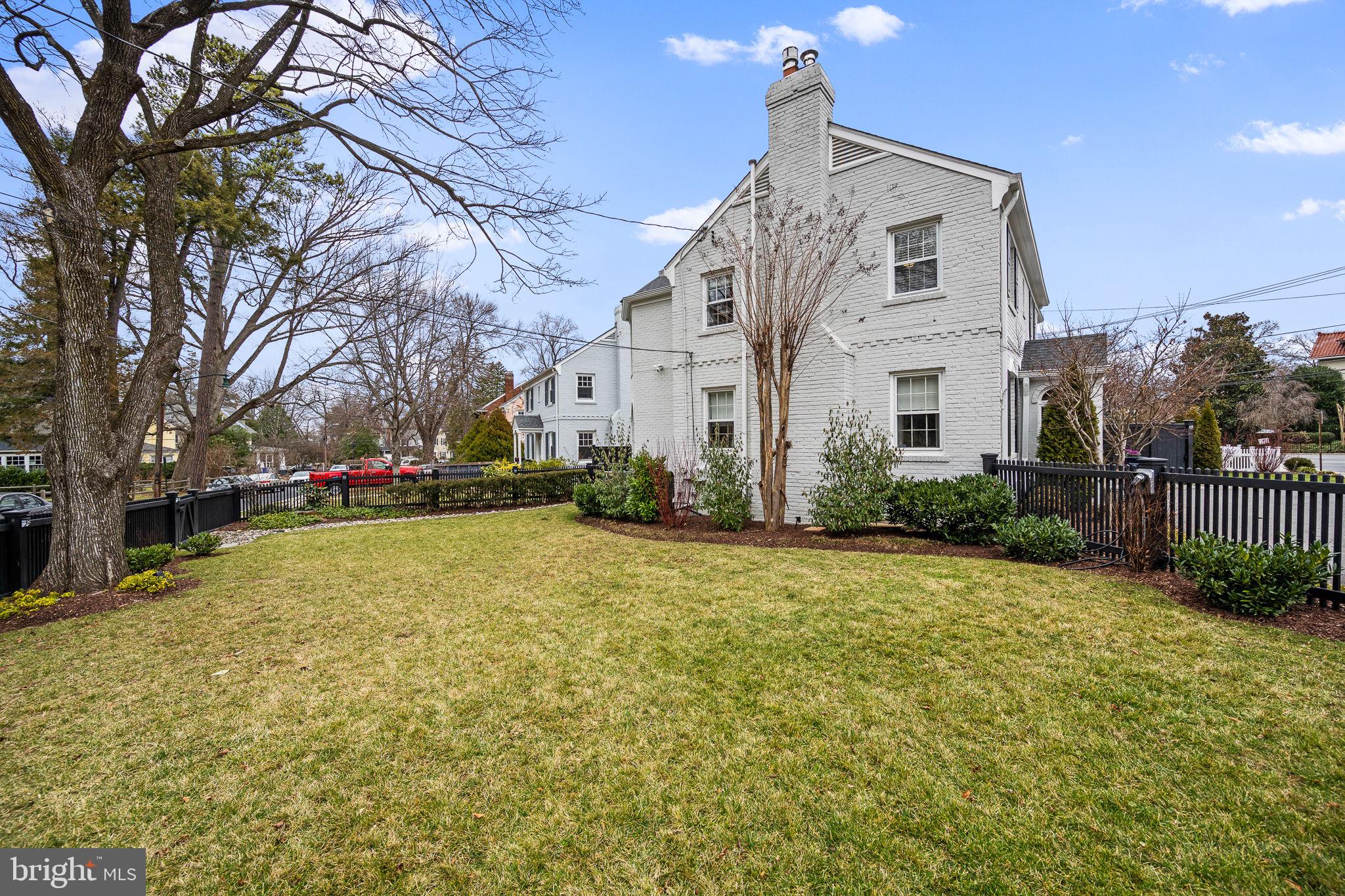 CHEVY CHASE VILLAGE - Residential