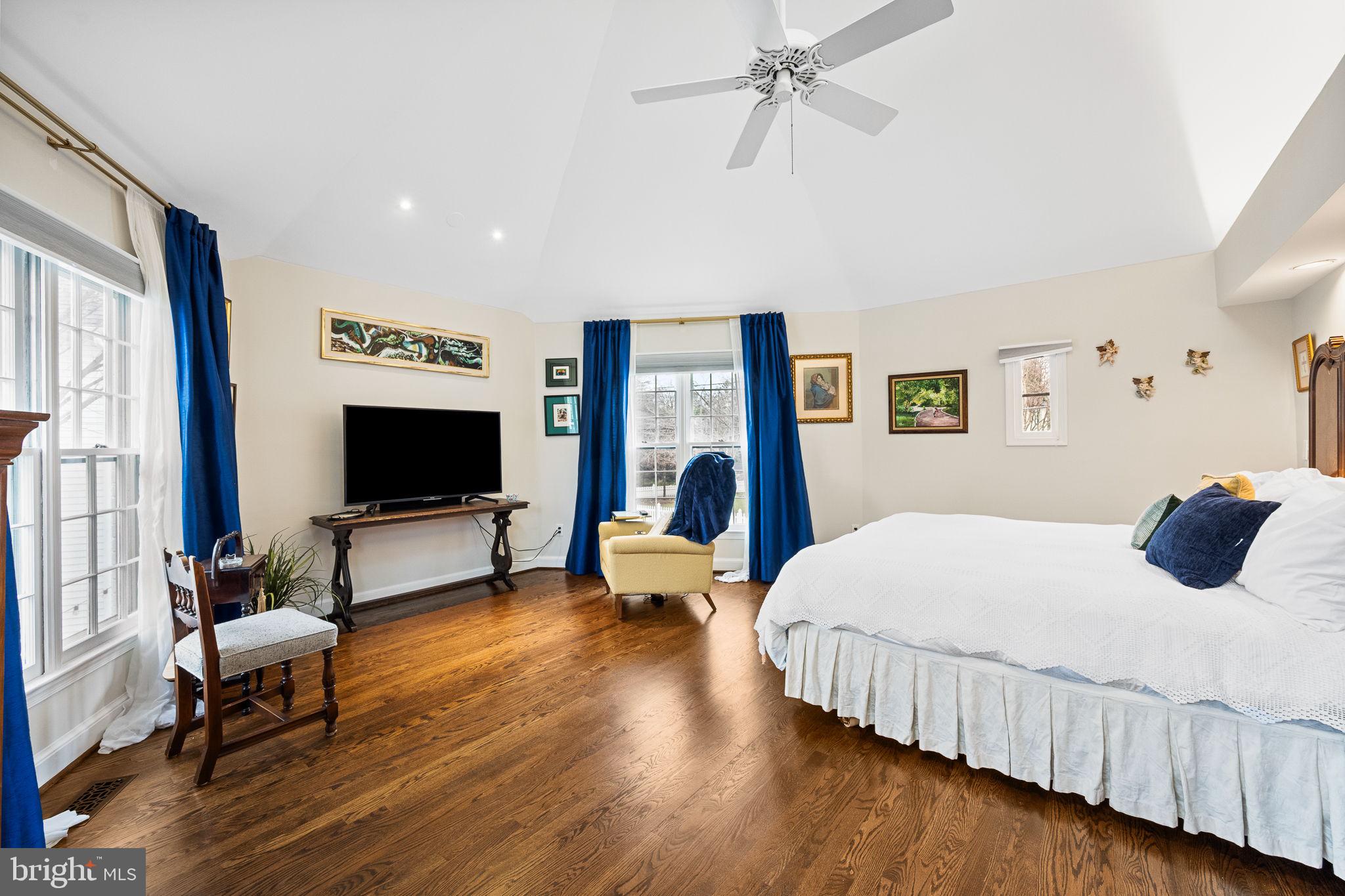 CHEVY CHASE VILLAGE - Residential