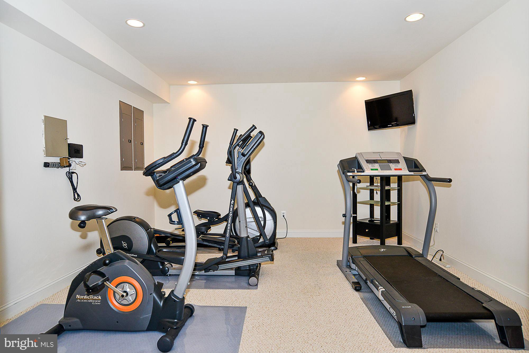 ESTATES OF CHANCELLORSVILLE - Residential