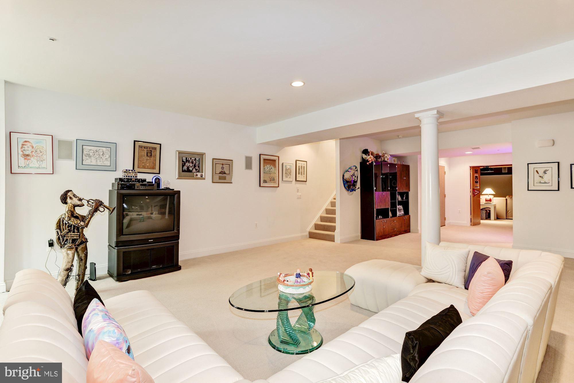 SCOT'S GLEN - Residential