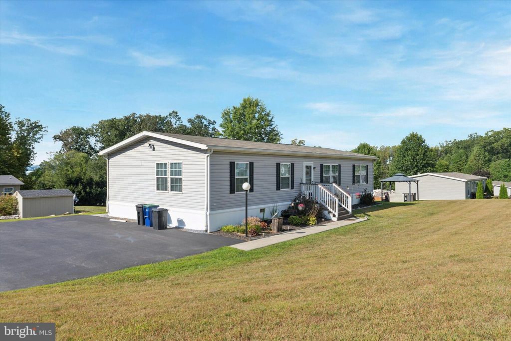 Photo of 726 Jeb Drive, GAP, PA 17527 (MLS # PALA2075870)
