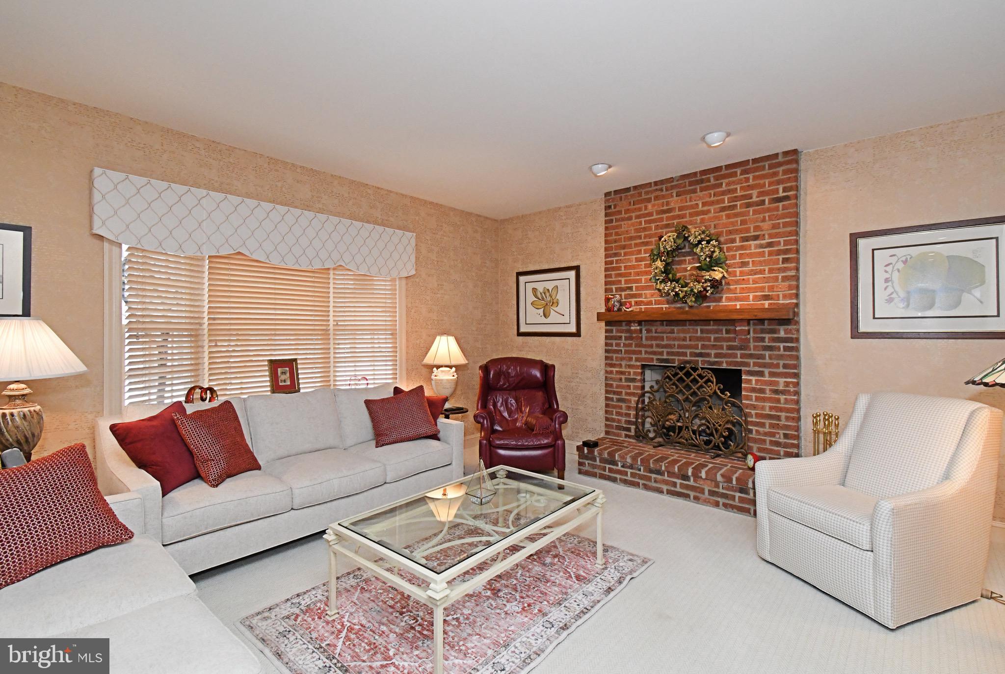 GWYNEDD KNOLL - Residential