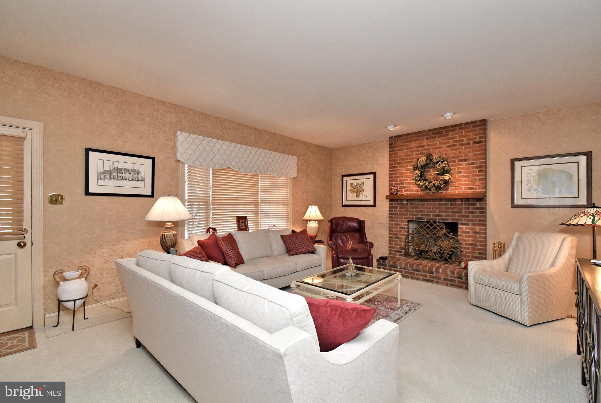 GWYNEDD KNOLL - Residential