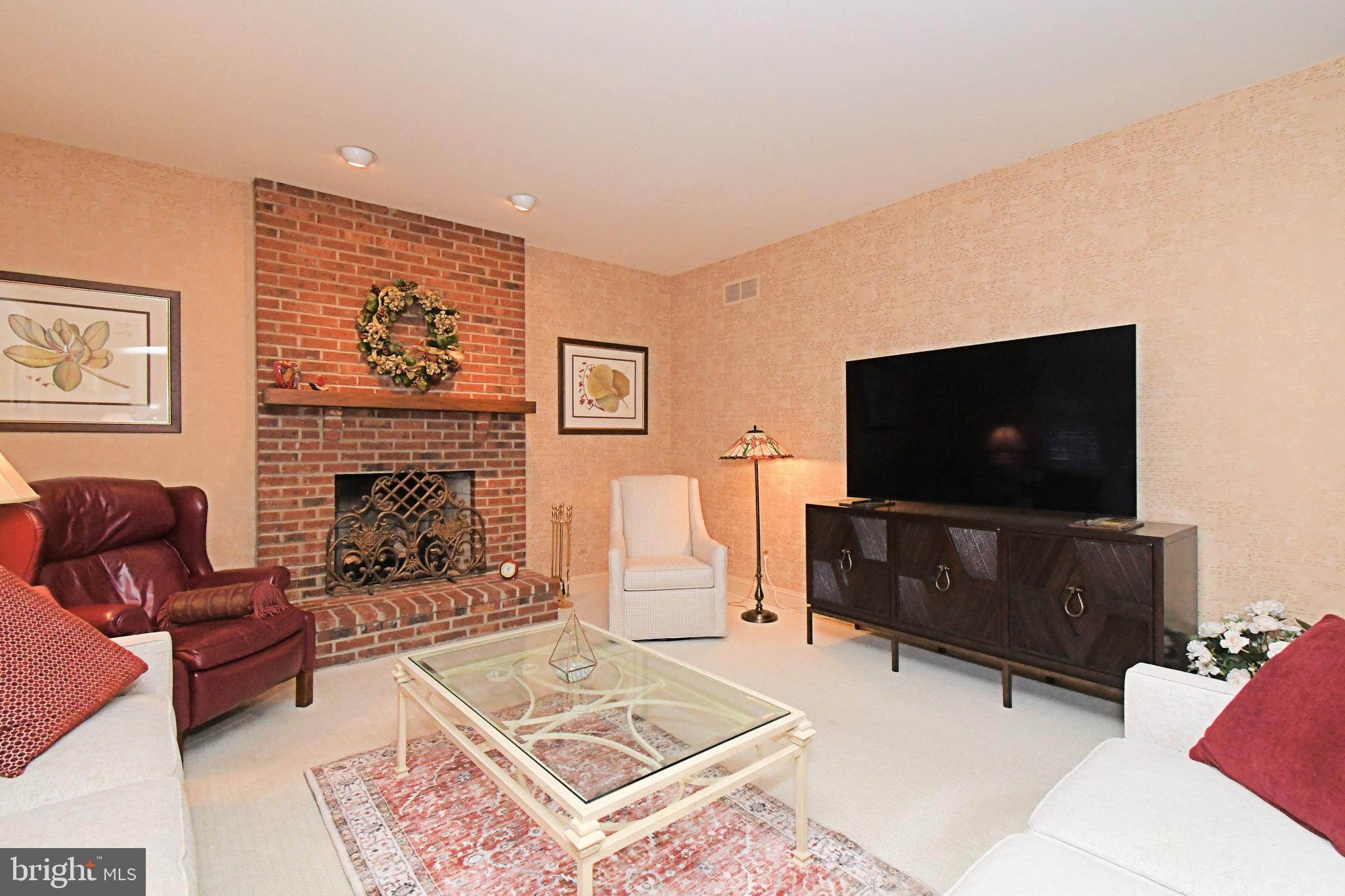 GWYNEDD KNOLL - Residential