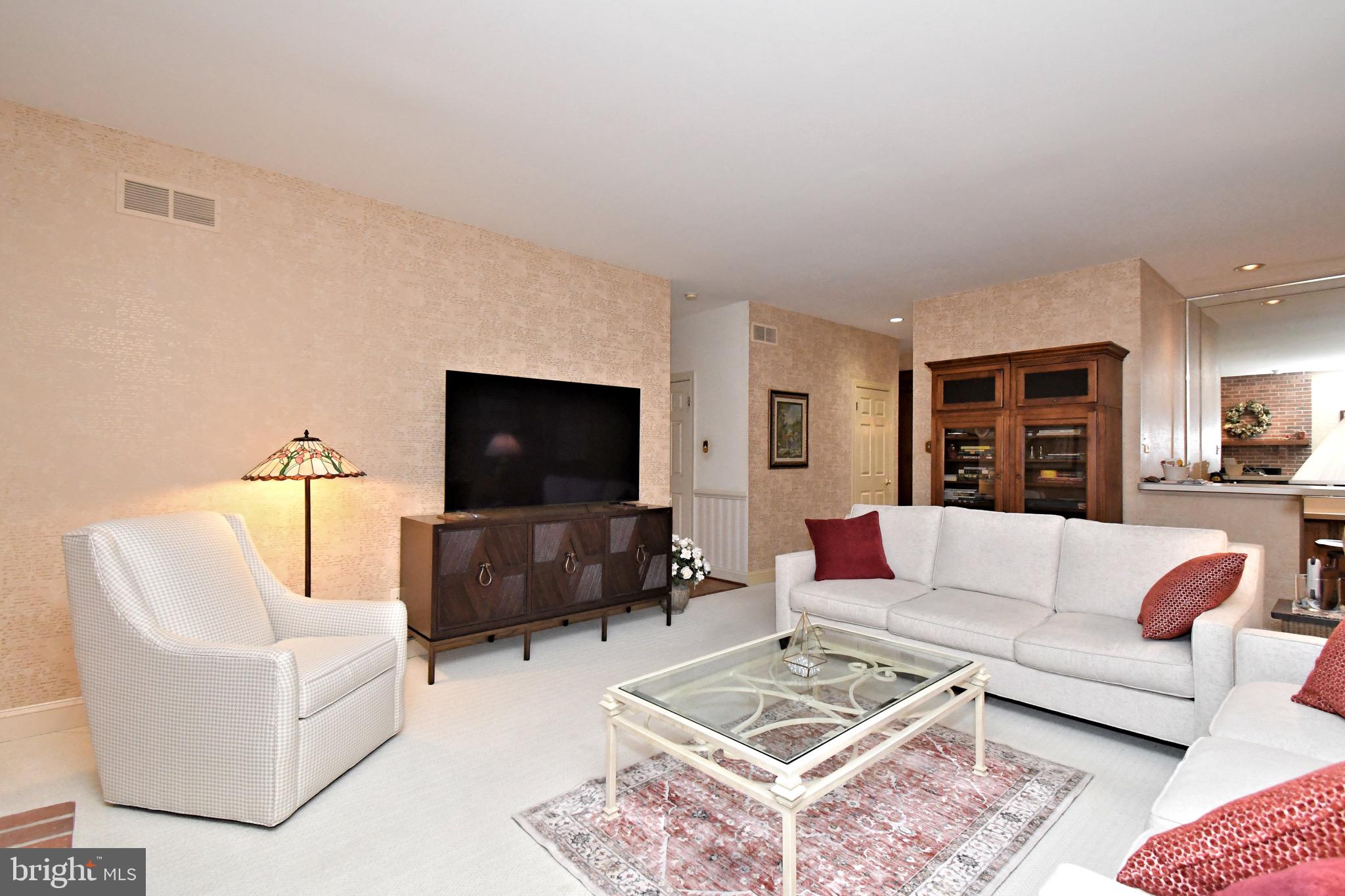 GWYNEDD KNOLL - Residential