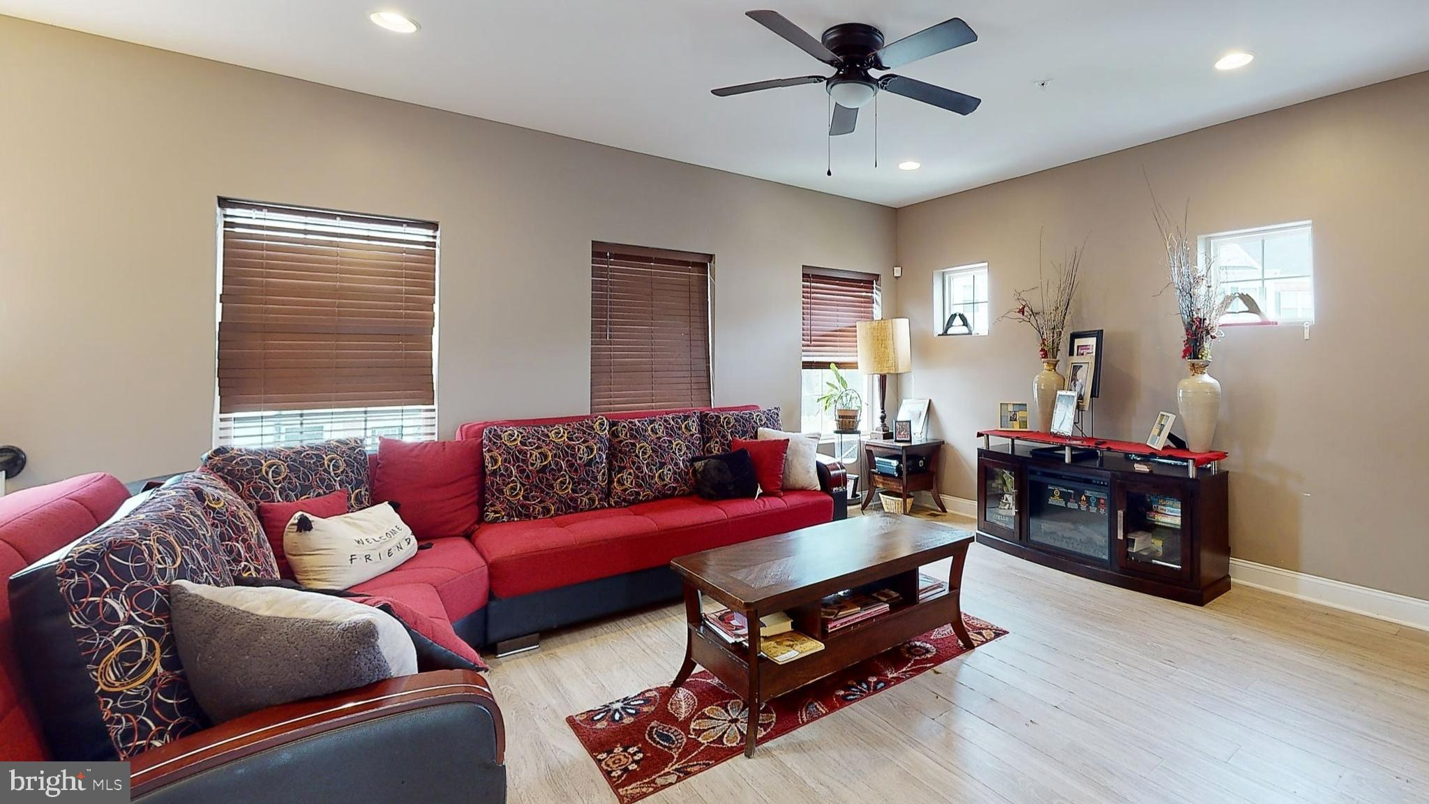 SPRING CREEK - Residential