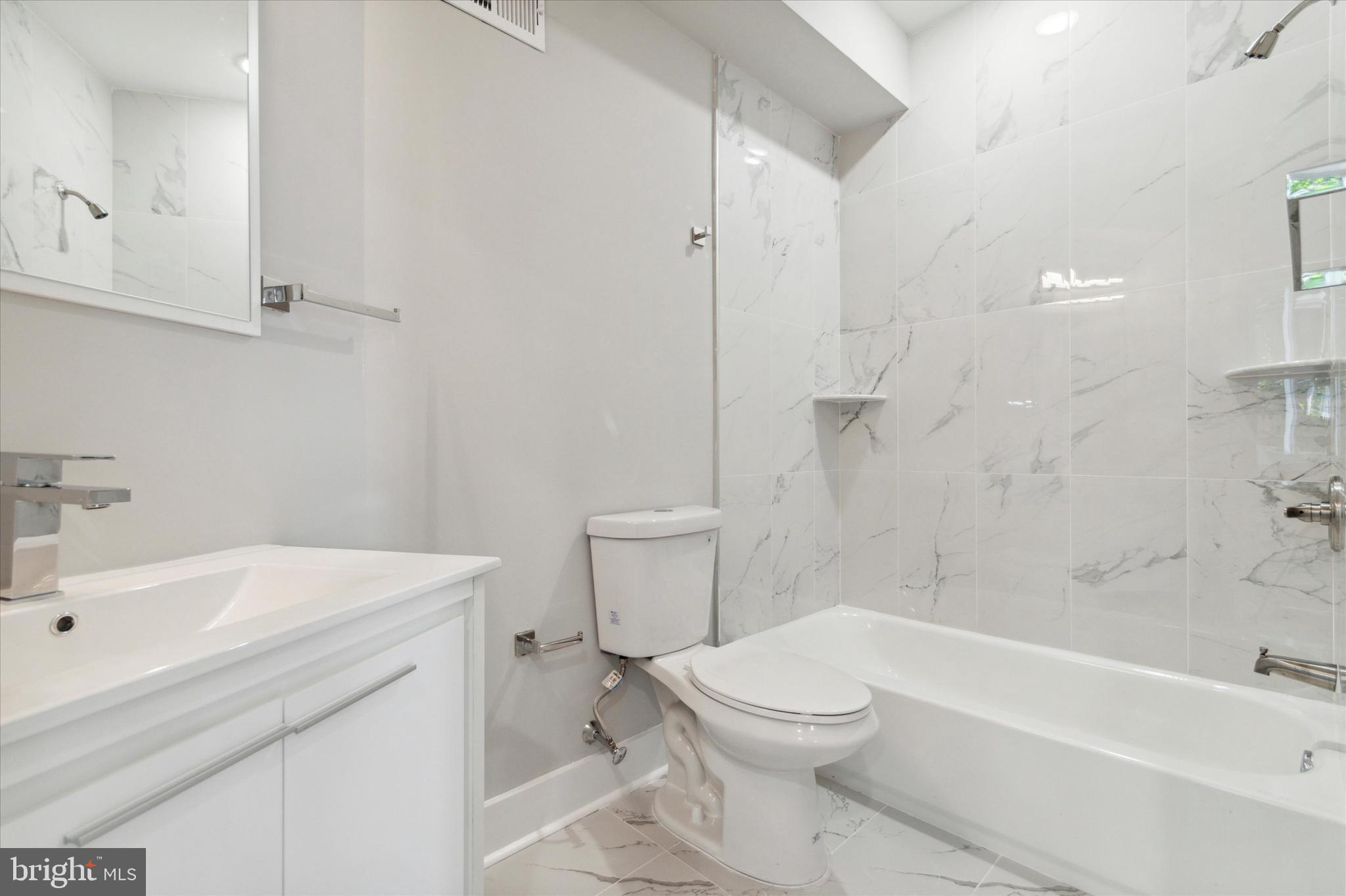 STRAWBERRY MANSION - Residential Lease