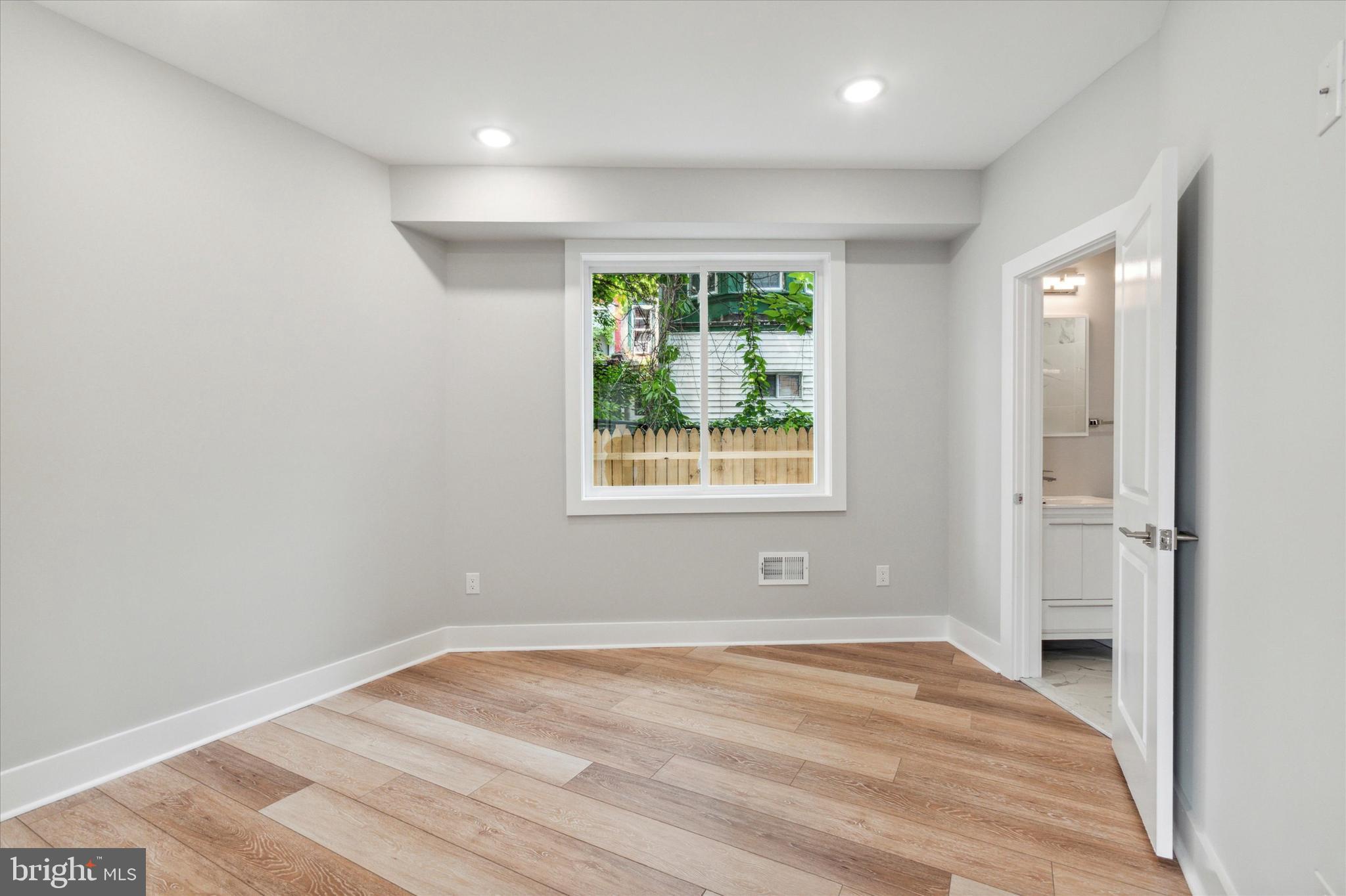 STRAWBERRY MANSION - Residential Lease