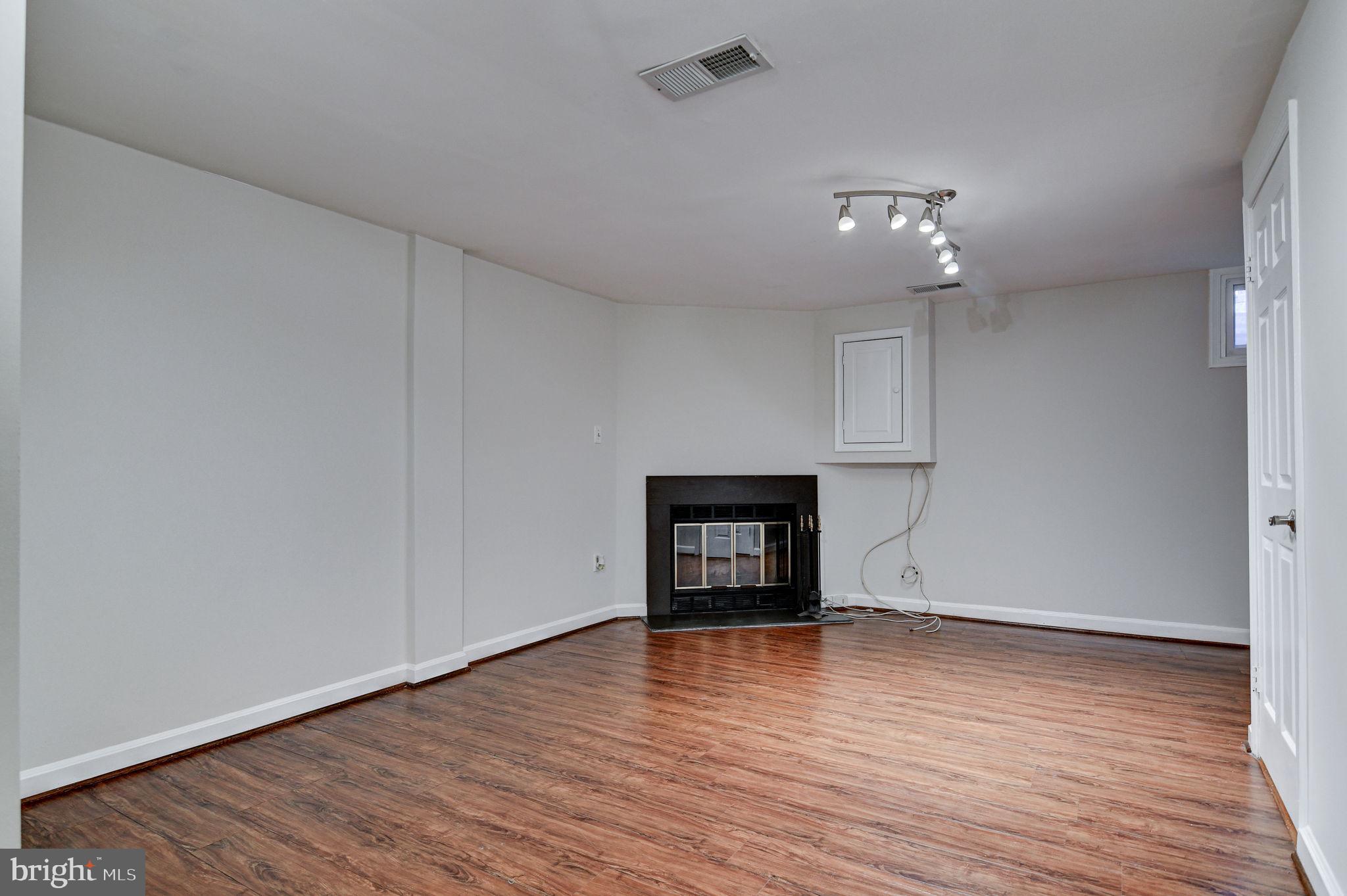 SOUTH KINGS STATION - Residential