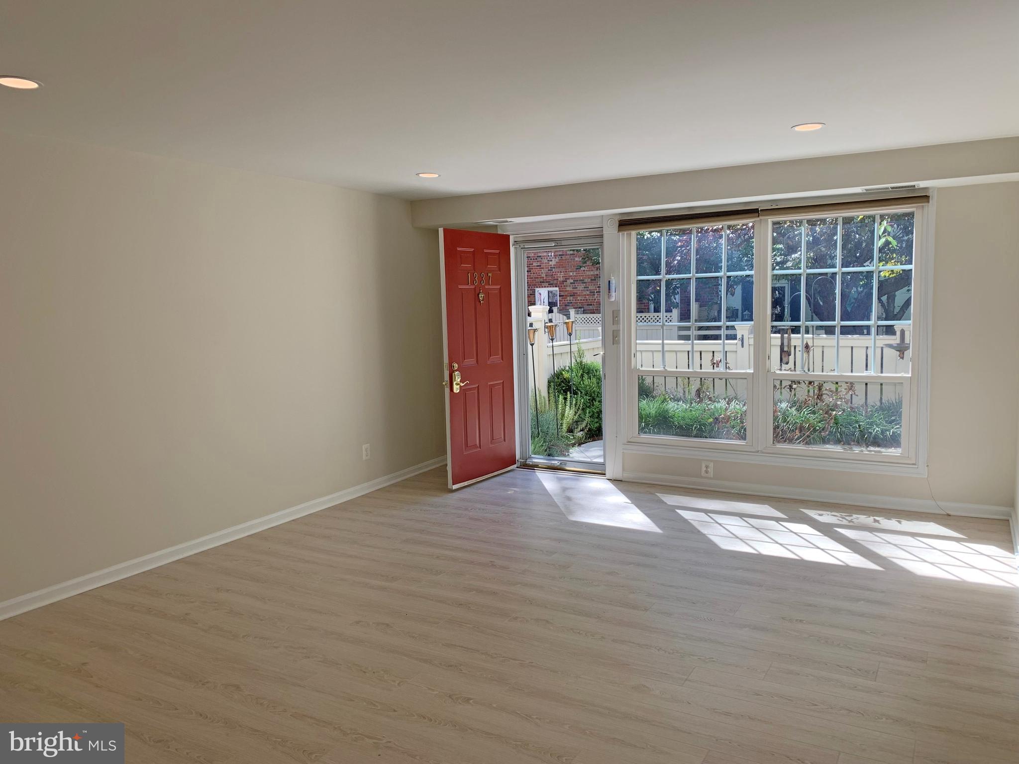 PARKSIDE AT ALEXANDRIA - Residential Lease