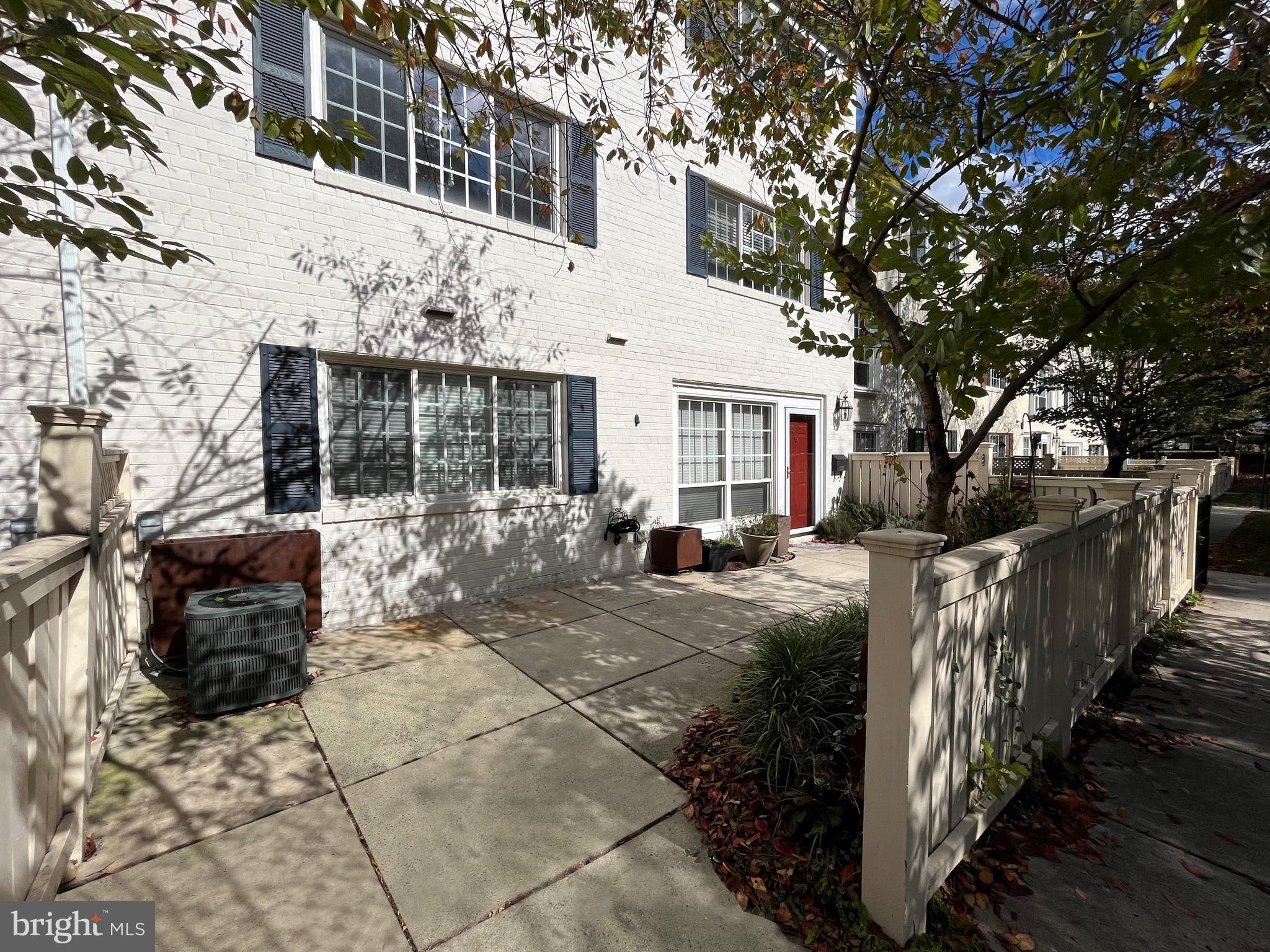 PARKSIDE AT ALEXANDRIA - Residential Lease