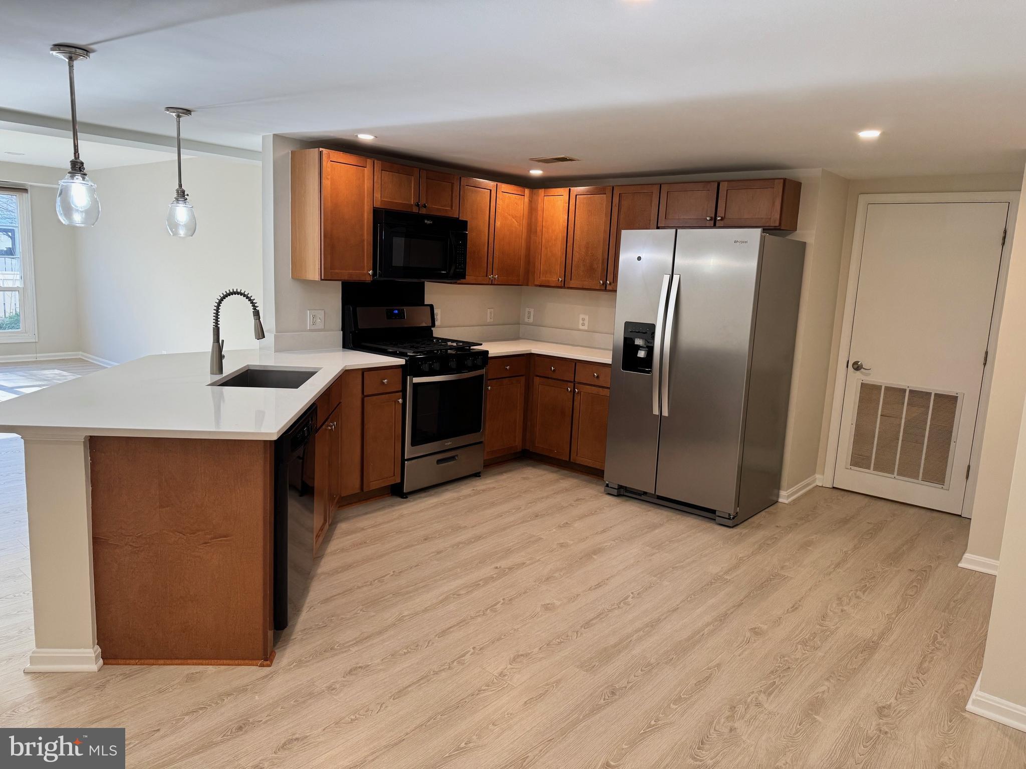PARKSIDE AT ALEXANDRIA - Residential Lease