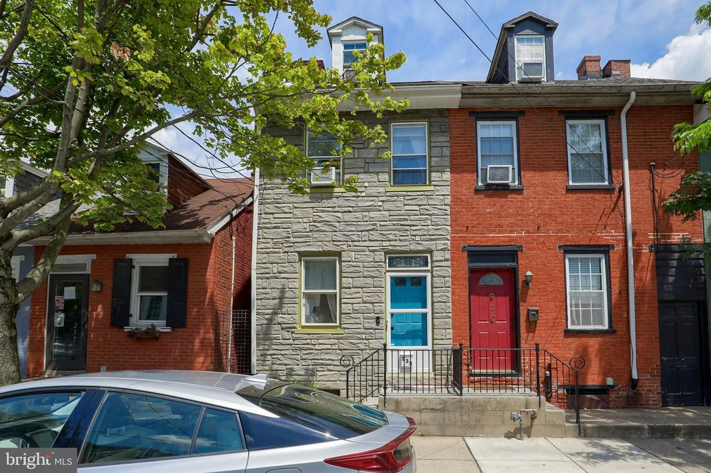 Photo of 235 W WALNUT ST, LANCASTER, PA 17603 (MLS # PALA2037658)