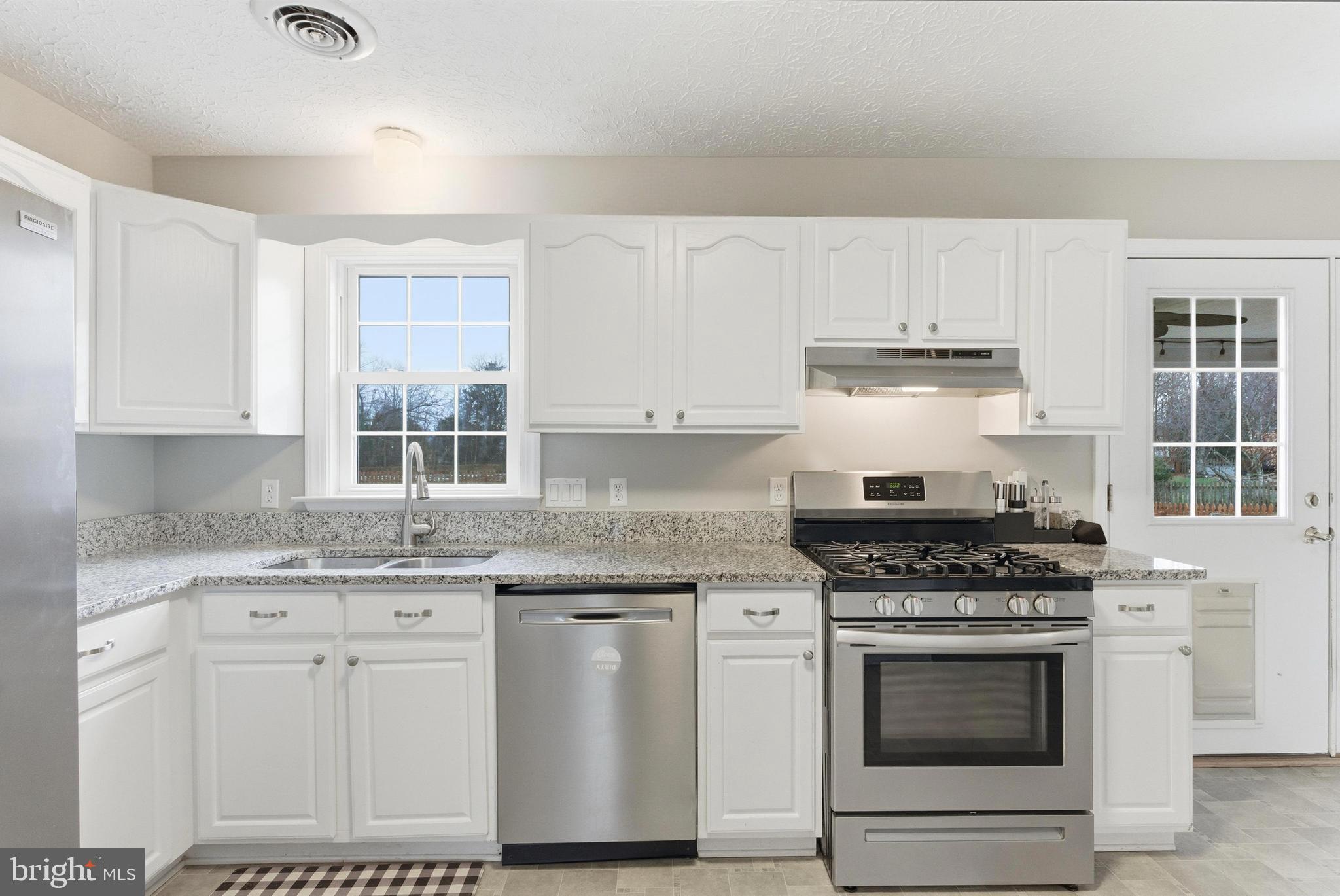 WOODSIDE ESTATES - Residential