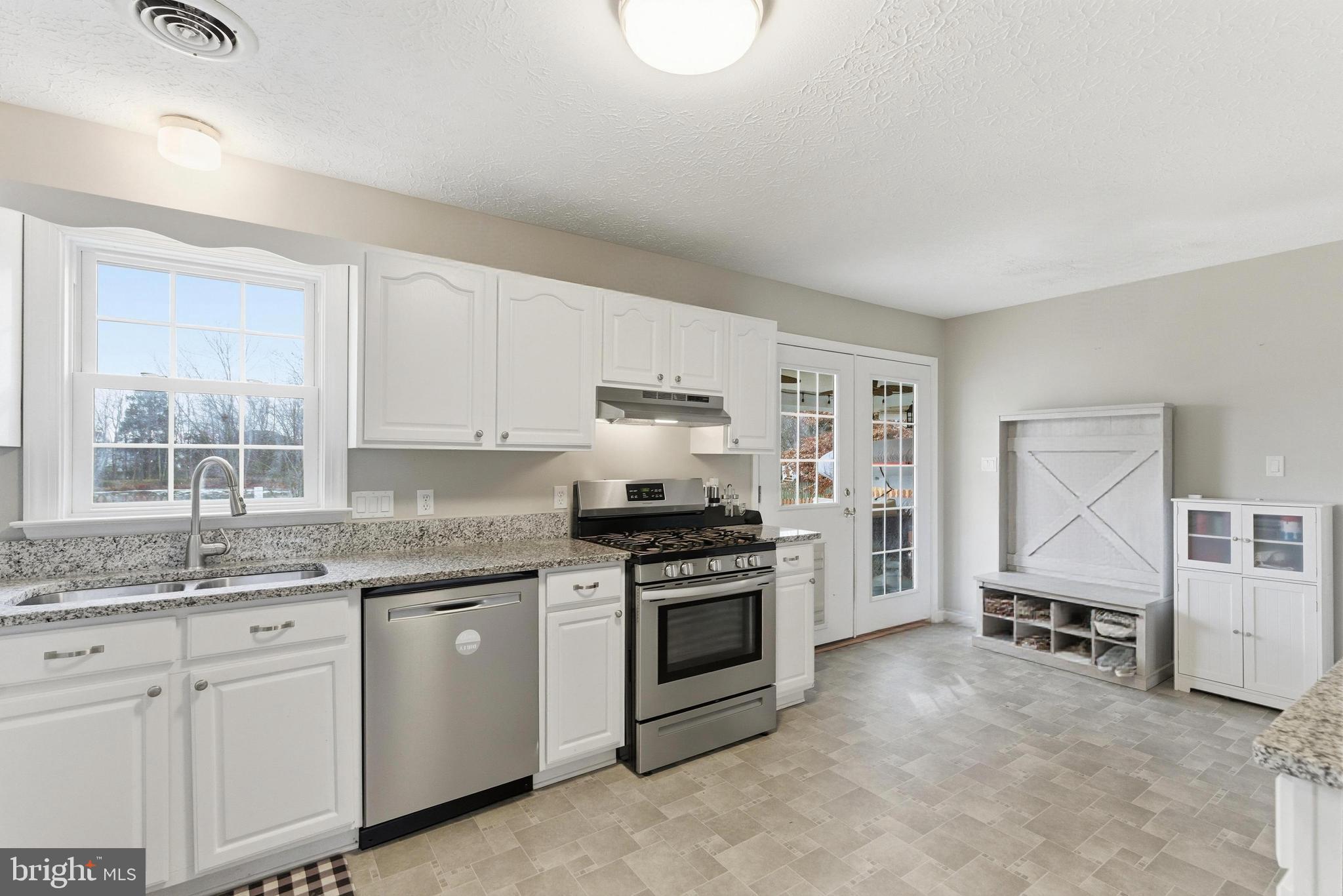 WOODSIDE ESTATES - Residential