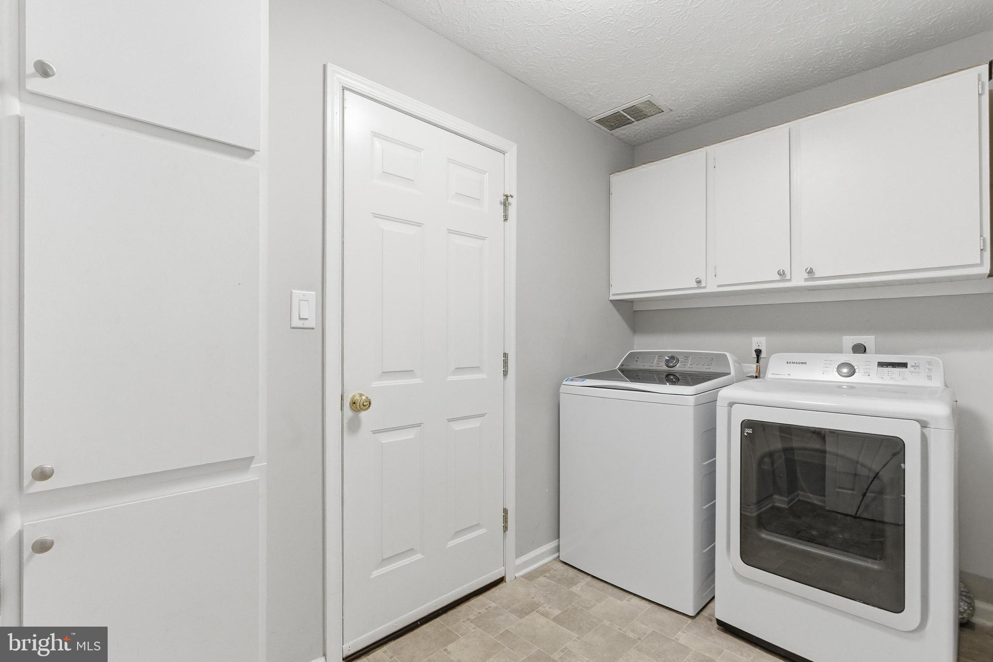 WOODSIDE ESTATES - Residential