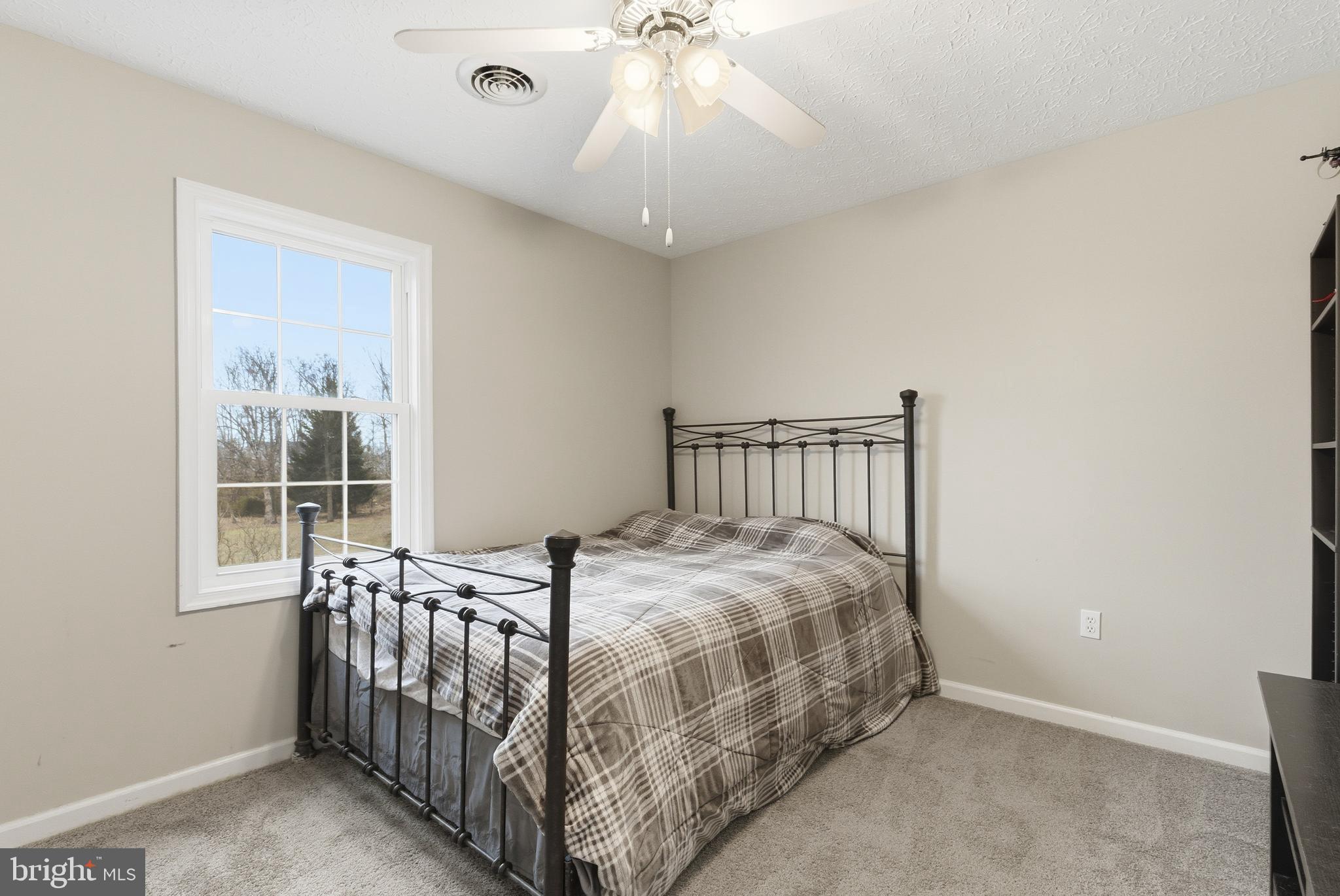 WOODSIDE ESTATES - Residential