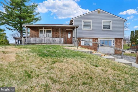 126 CLAREMONT DRIVE SEVEN VALLEYS PA 17360