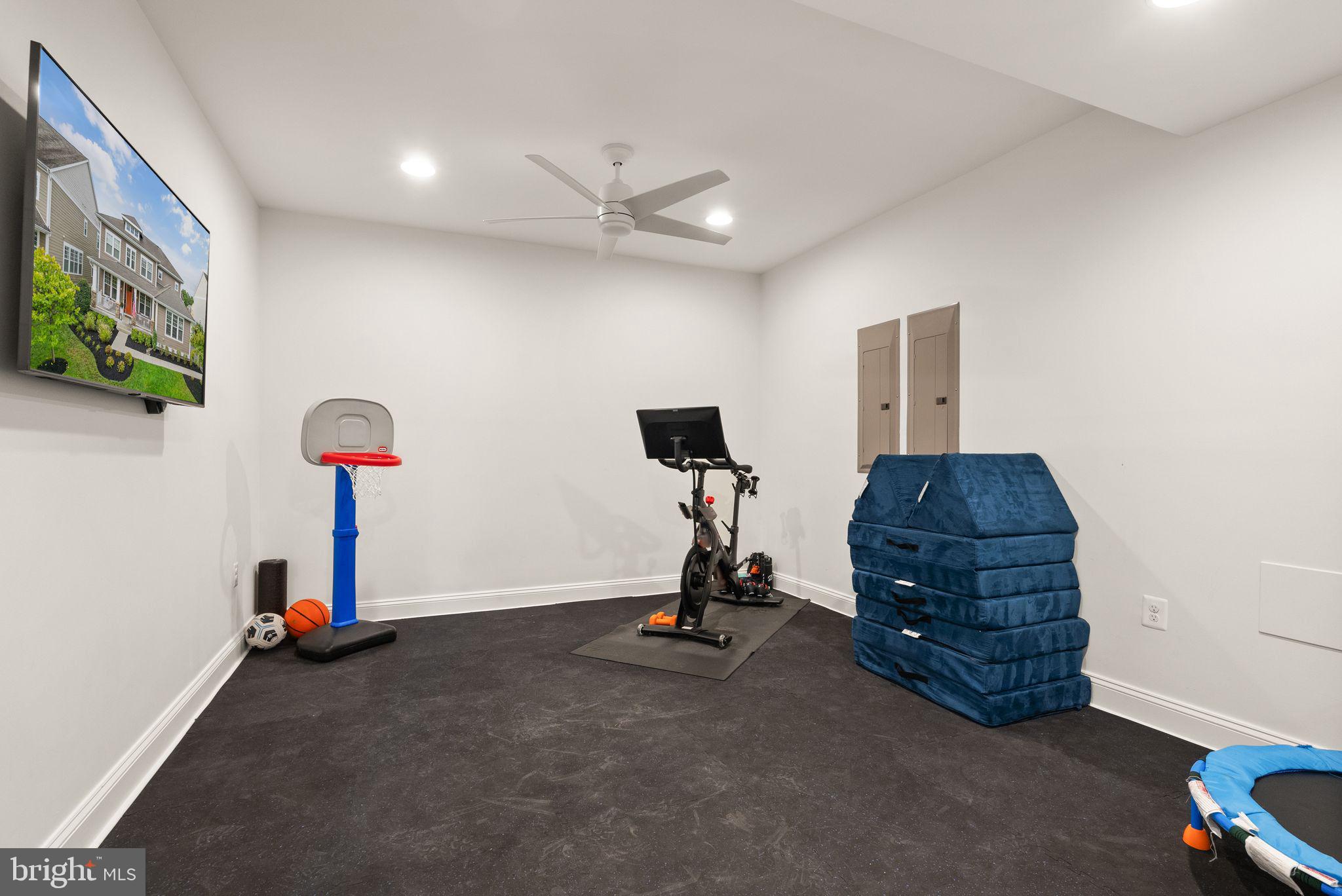 GROVE AT WILLOWSFORD - Residential