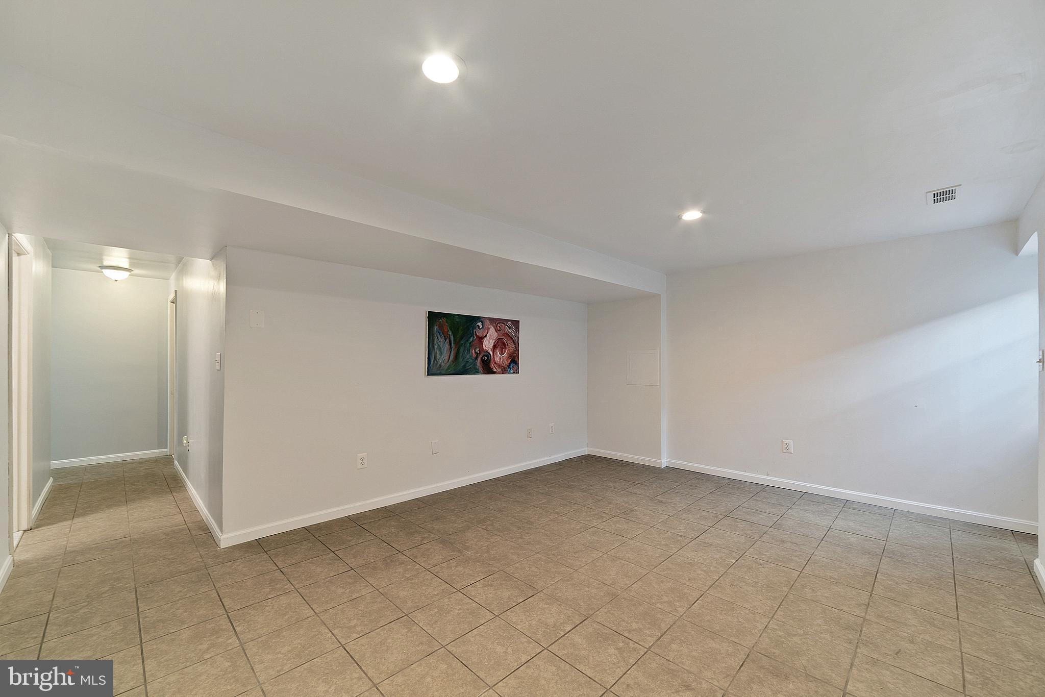 NOTTINGHAM VILLAGE - Residential