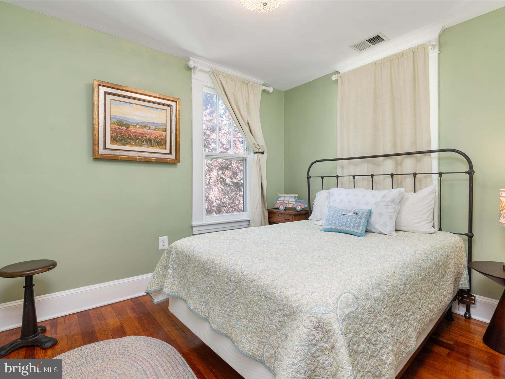 MURRAY HILL - Residential