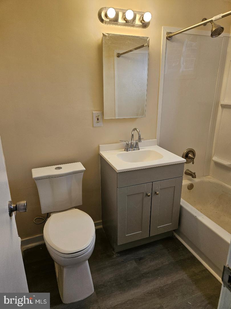 10 HALLEY PLACE SE 203