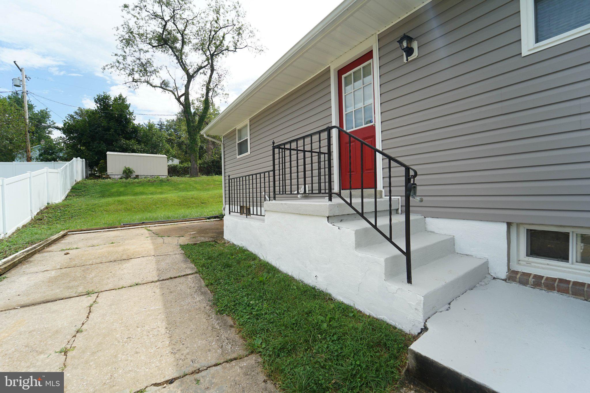2003 HILLSIDE DRIVE