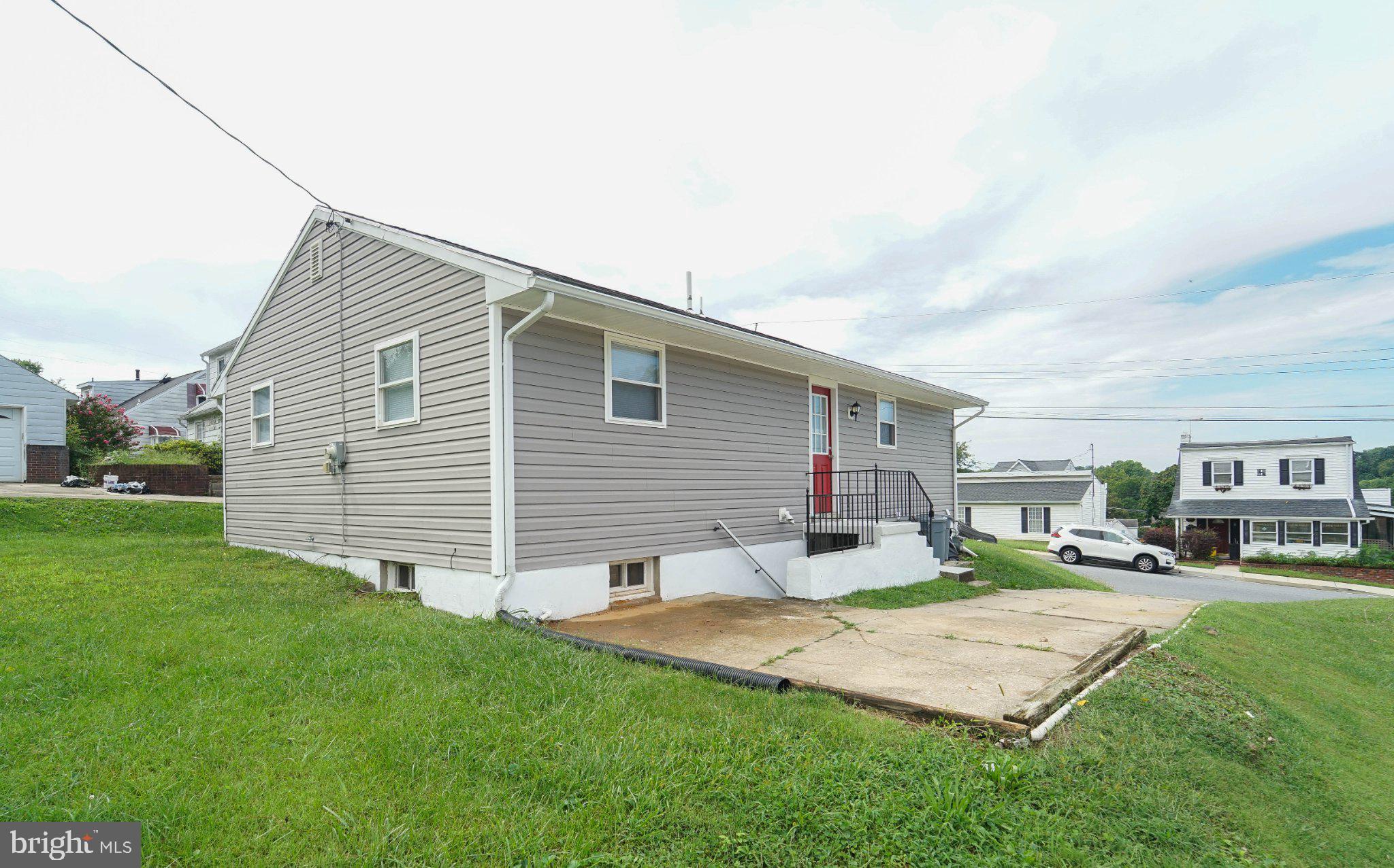 2003 HILLSIDE DRIVE