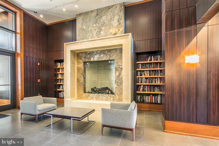 MIDTOWN AT RESTON TOWN CENTER - Residential