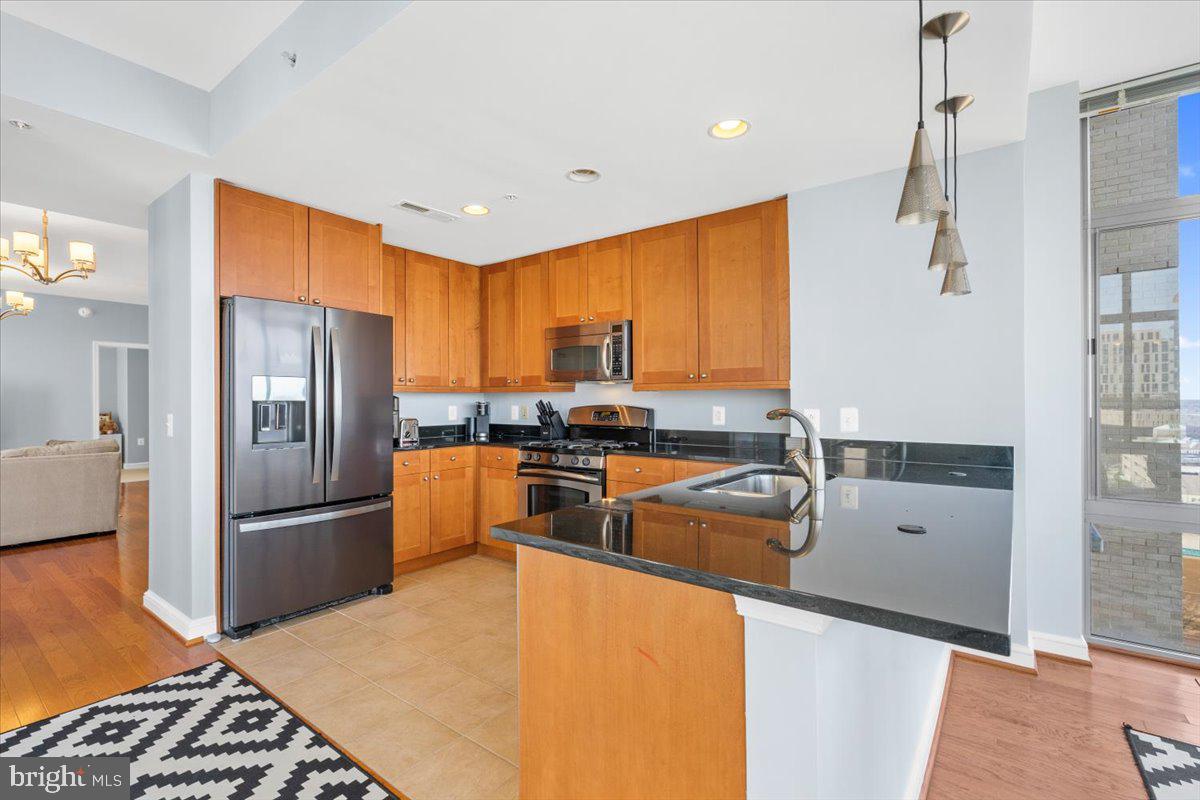 MIDTOWN AT RESTON TOWN CENTER - Residential