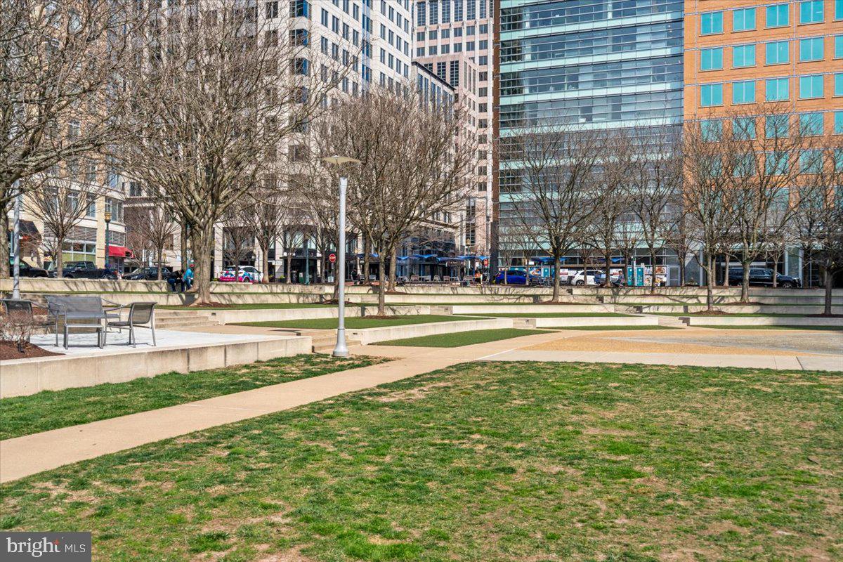 MIDTOWN AT RESTON TOWN CENTER - Residential