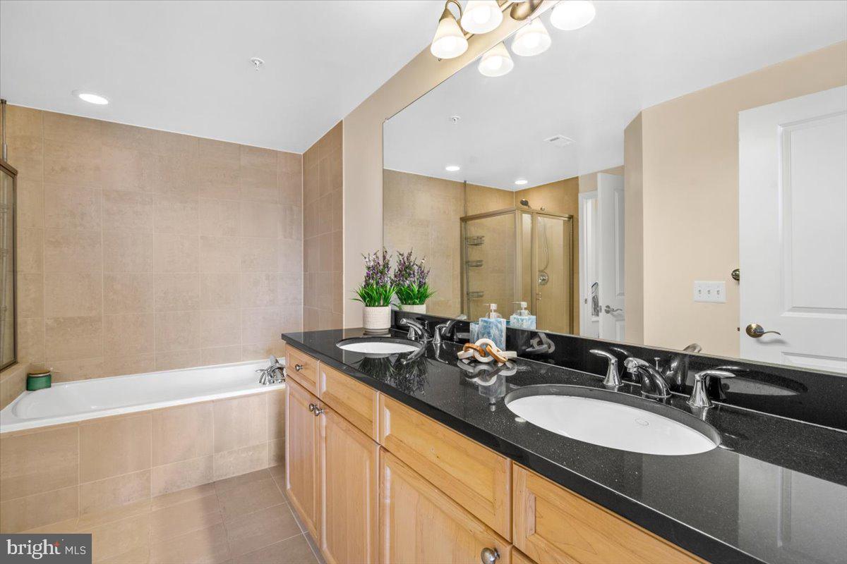 MIDTOWN AT RESTON TOWN CENTER - Residential