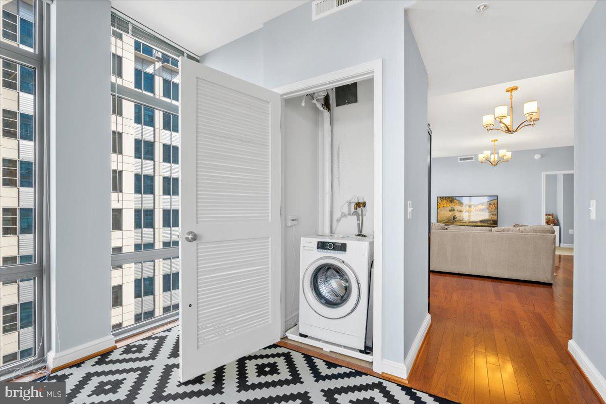 MIDTOWN AT RESTON TOWN CENTER - Residential