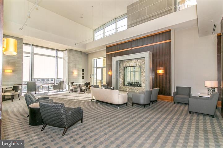 MIDTOWN AT RESTON TOWN CENTER - Residential