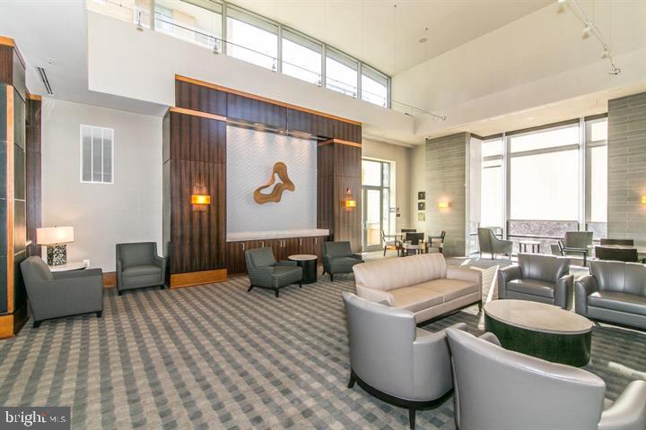 MIDTOWN AT RESTON TOWN CENTER - Residential