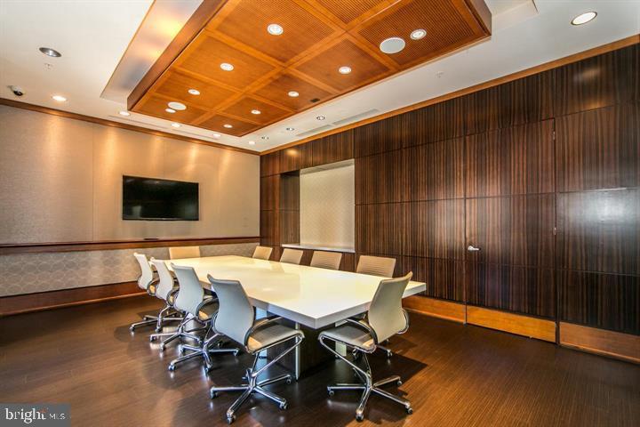 MIDTOWN AT RESTON TOWN CENTER - Residential