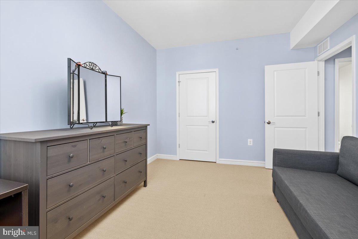 MIDTOWN AT RESTON TOWN CENTER - Residential