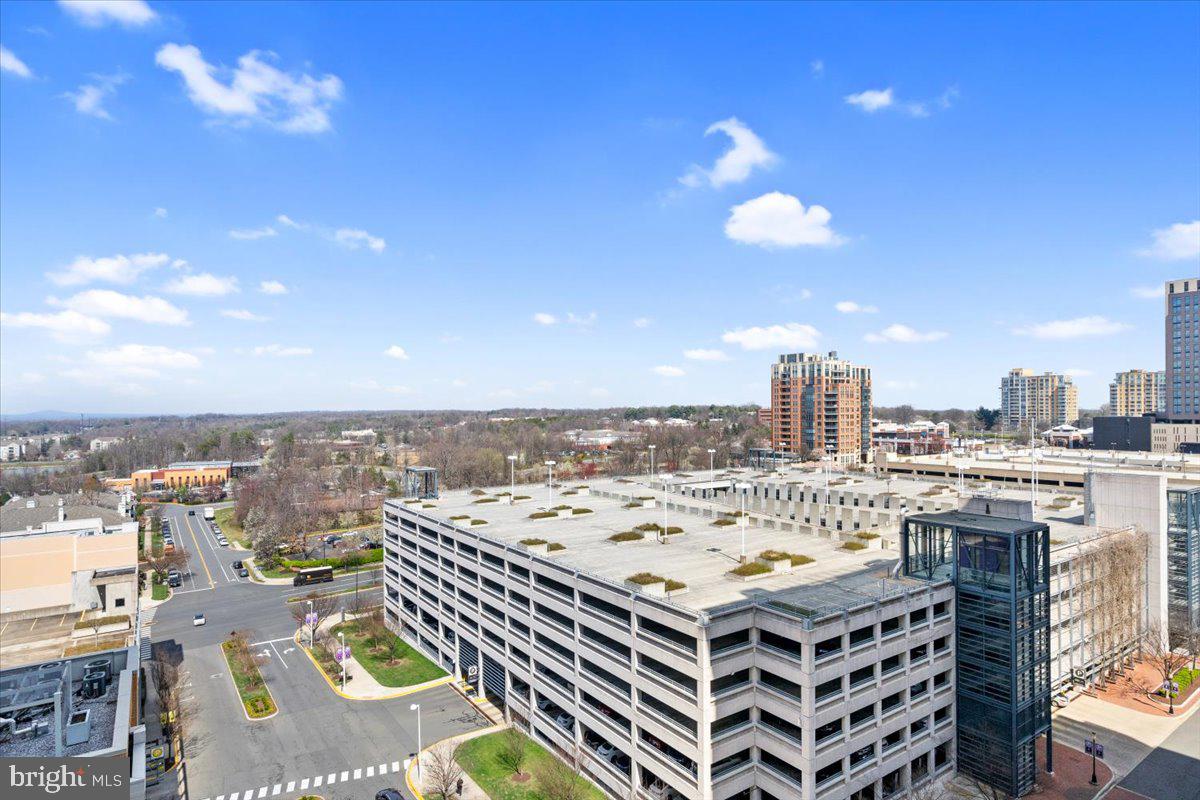 MIDTOWN AT RESTON TOWN CENTER - Residential