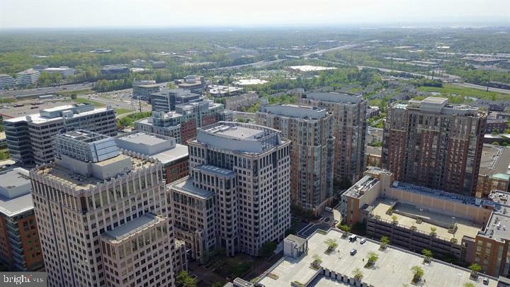 MIDTOWN AT RESTON TOWN CENTER - Residential