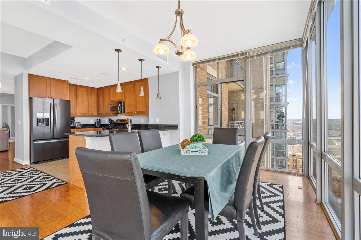 MIDTOWN AT RESTON TOWN CENTER - Residential