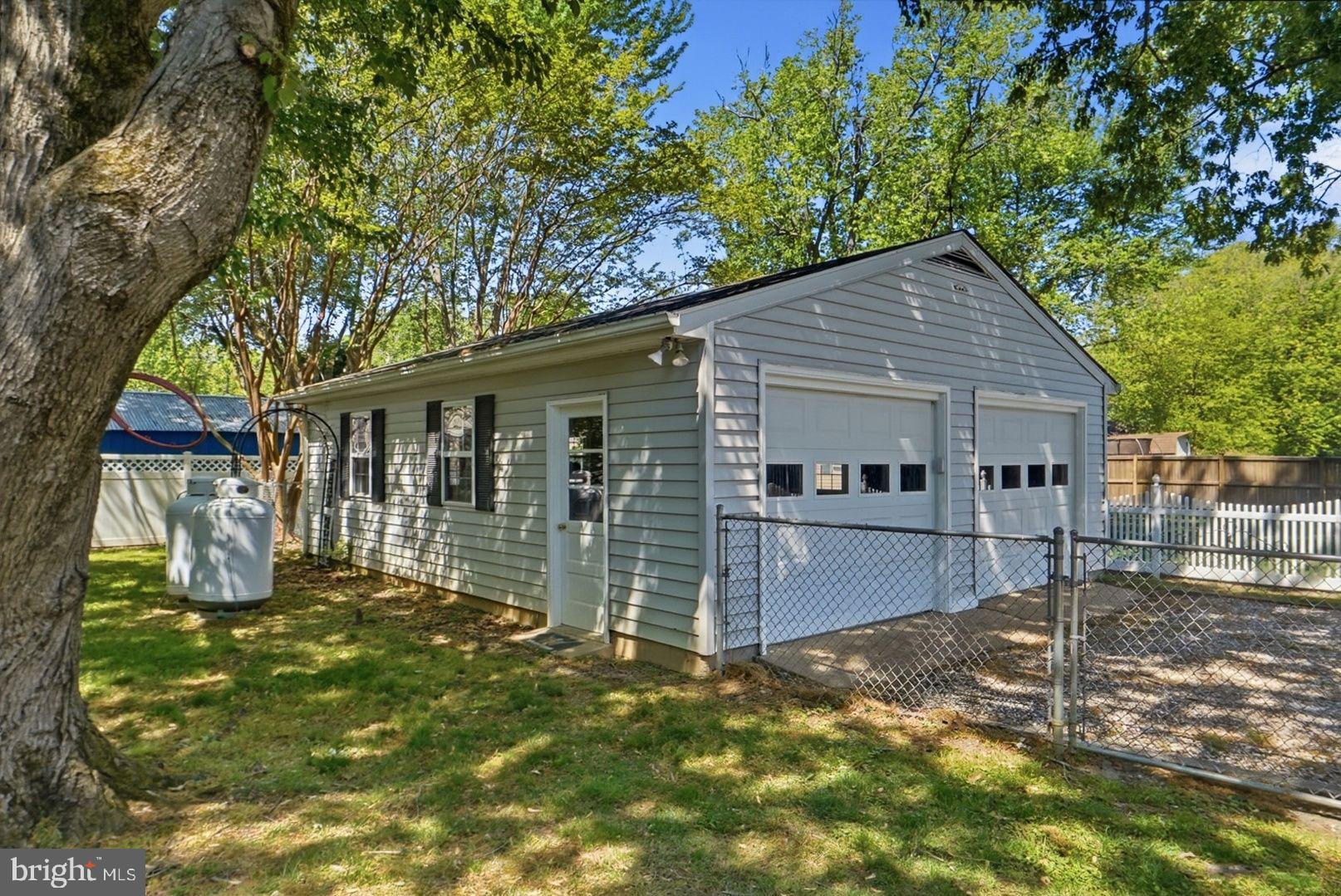 FRANKLIN MANOR BEACH - Residential