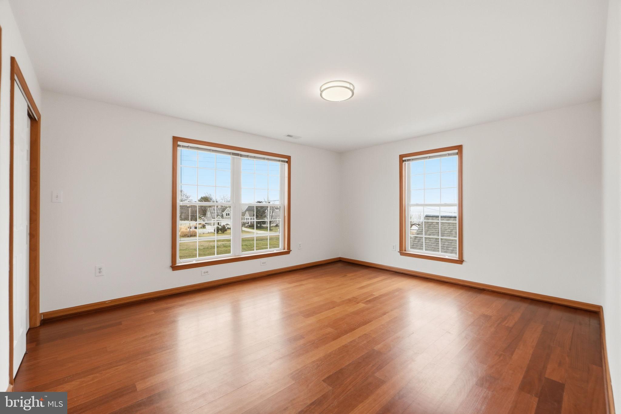 FRANKLIN MANOR BEACH - Residential