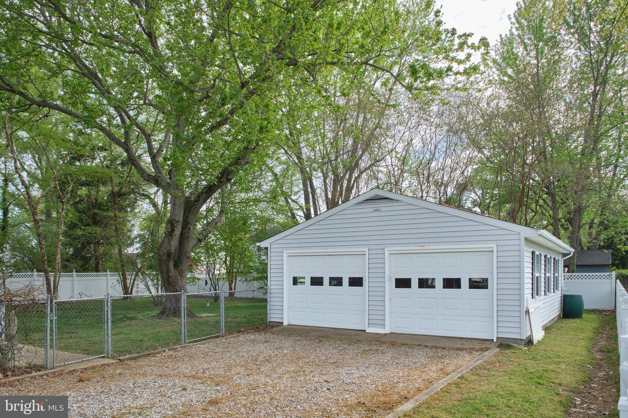 FRANKLIN MANOR BEACH - Residential